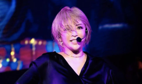 浜崎あゆみの顎が尖りすぎて違和感！整形か加工どっち？比較画像で検証！